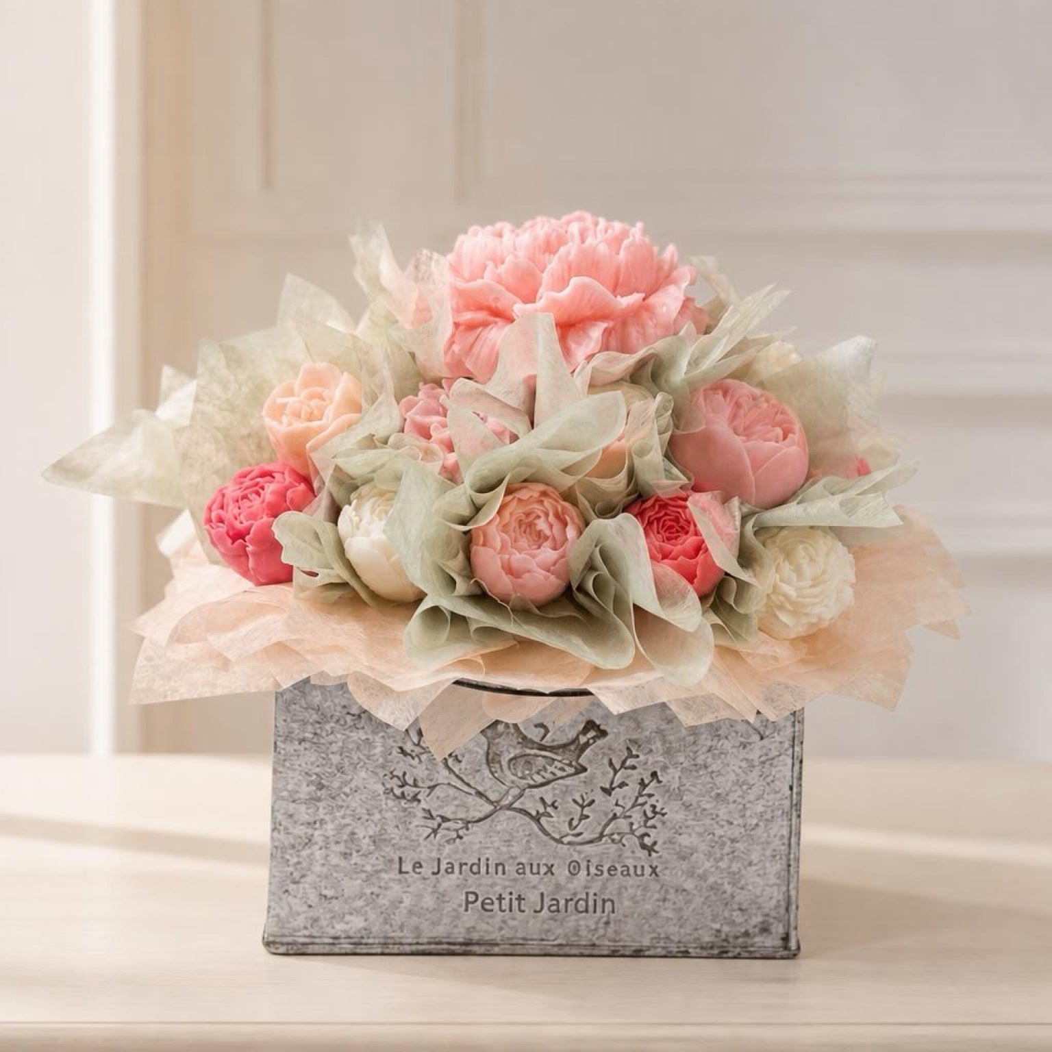 Bouquet Candle in metalen handtas