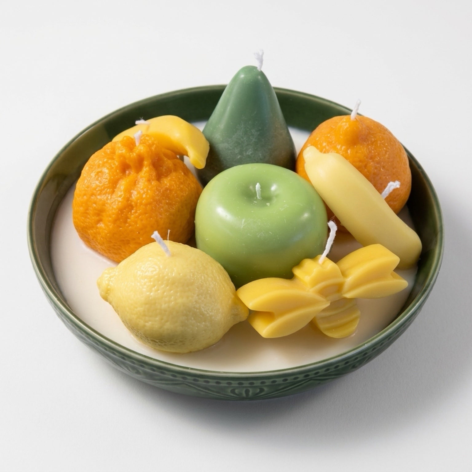 Zomerse fruitschaal met citronella
